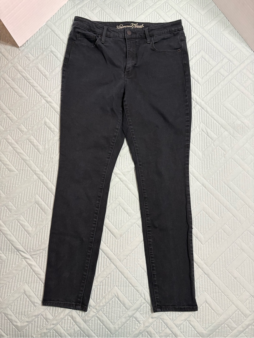 Universal Thread Women’s Black Dark Wash High Rise Skinny Jeans 5-Pocket Size 10